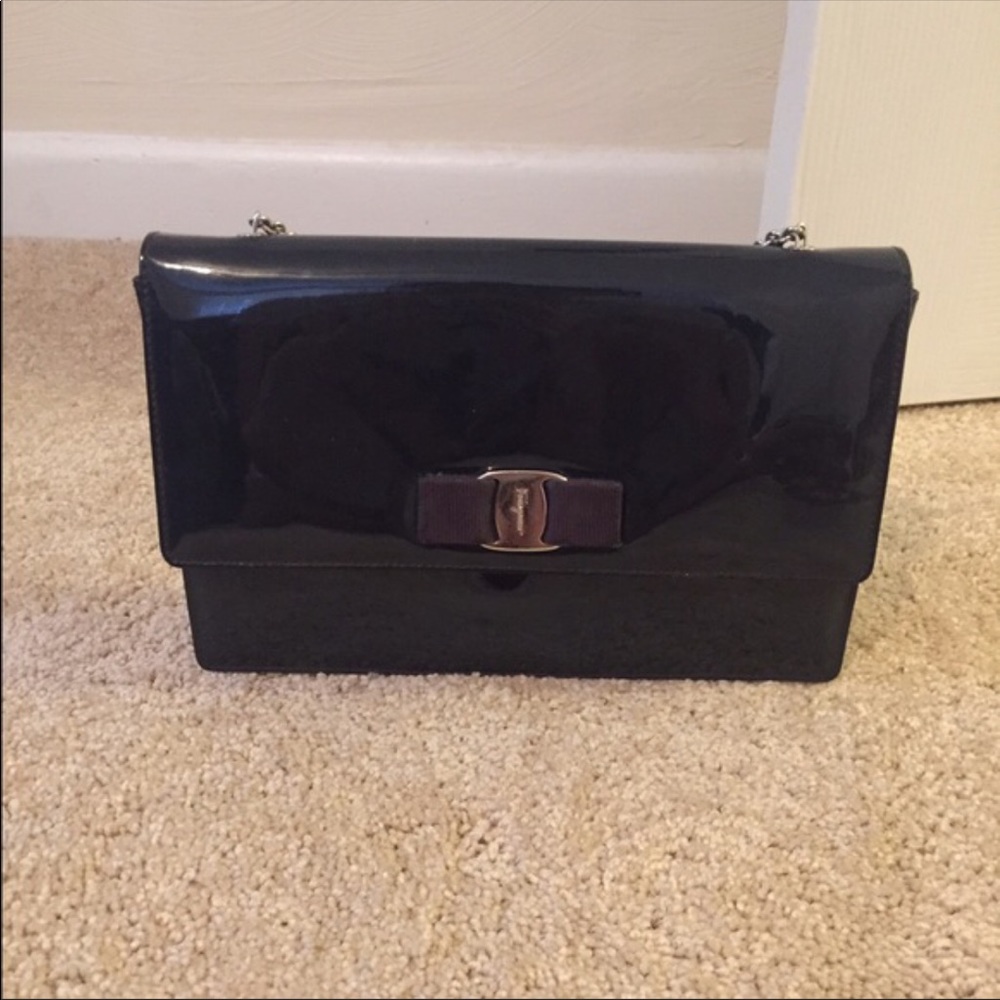Salvatore ferragamo clutch. Crossbody